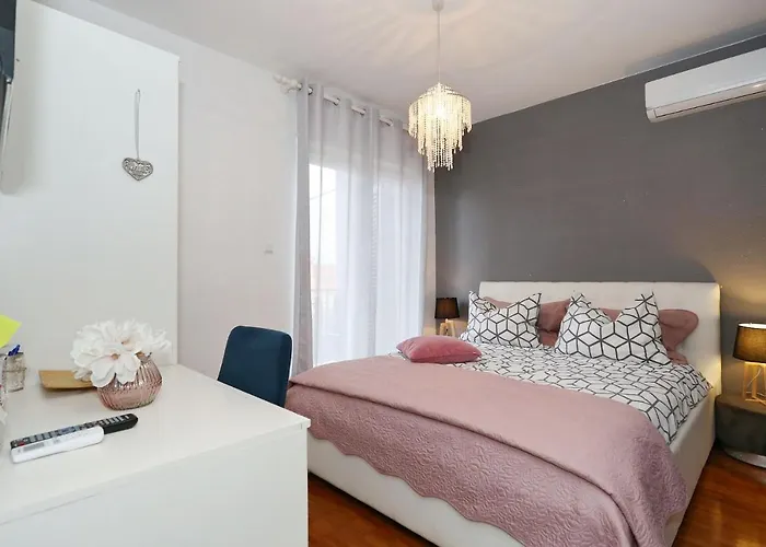 公寓 Mediteranea 1 *